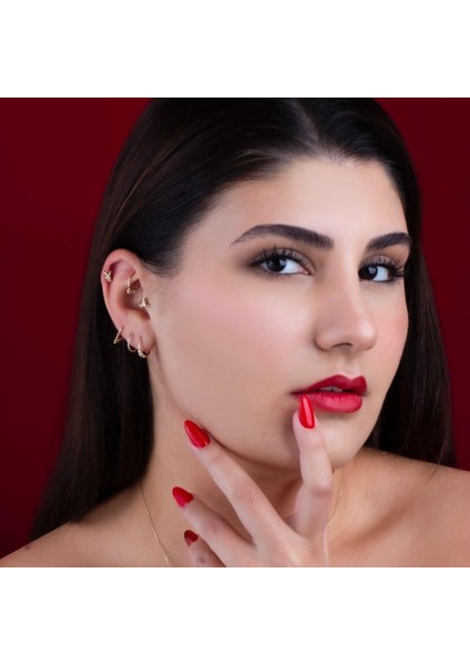 14 Ayar Altın Üçgen Motifli Minimal Tragus Piercing