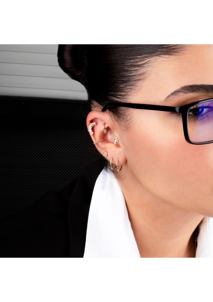 14 Ayar Altın Çiçek Minimal Tragus Piercing