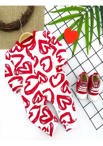 3-6-9-12 Ay Pastal Kalp Baskılı Uzun Kollu Kız Erkek Bebek Tulumu Kırmızı