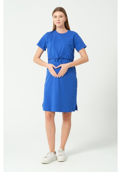Hamile Emzirme Detaylı Önden Bağcıklı Yan Yırtmaçlı Kısa Kollu Elbise Saks