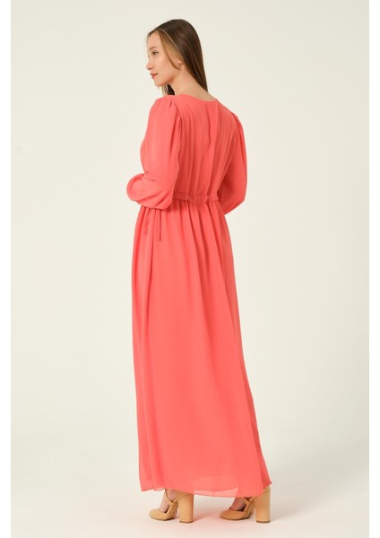 Hamile Beli Bağcıklı Şifon Maxi Boy Tesettür Elbise Narçiçeği fırsatları