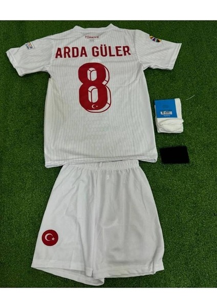 Türkiye Euro 2024 Arda Güler 8 Numara Çocuk 4'lü Set Hediyeli Beyaz Milli Takım Forması (Beyaz) modelleri