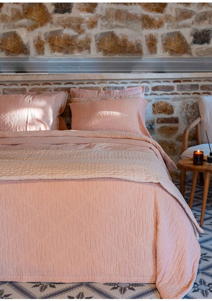 Atik Transcented Pembe Pamuklu Dolgulu King Size Yatak Örtüsü 240 x 240 cm
