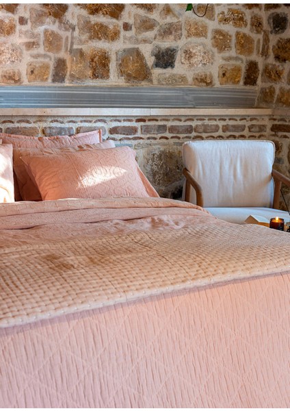 Atik Transcented Pembe Pamuklu Dolgulu King Size Yatak Örtüsü 240 x 240 cm