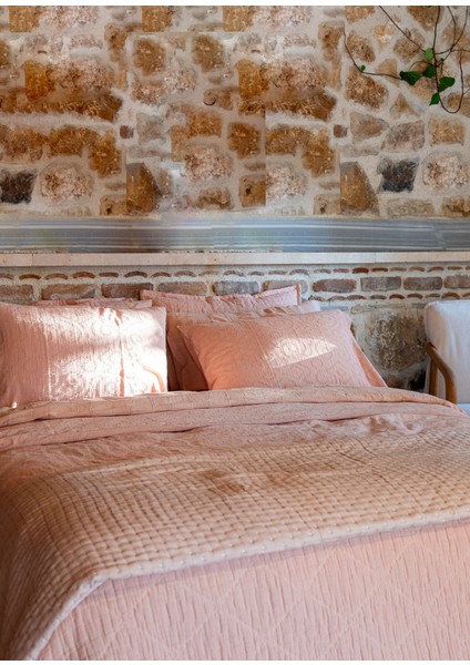 Atik Transcented Pembe Pamuklu Dolgulu King Size Yatak Örtüsü 240 x 240 cm
