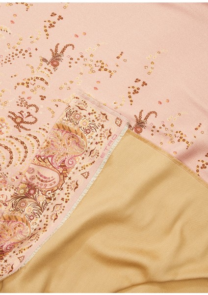 Pembe Desenli Yün Throw