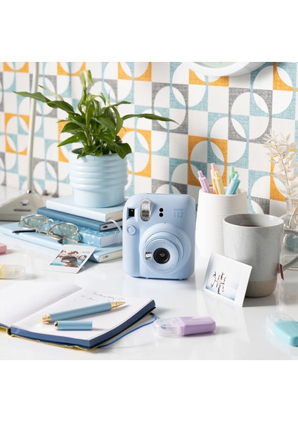 Instax Mini 12 Mavi Fotoğraf Makinesi + 10'lu Mini Film Seti