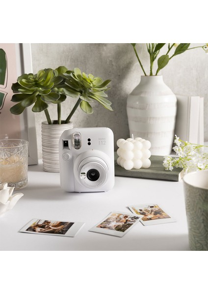 Instax Mini 12 Beyaz Fotoğraf Makinesi + 20'li Mini Film Seti