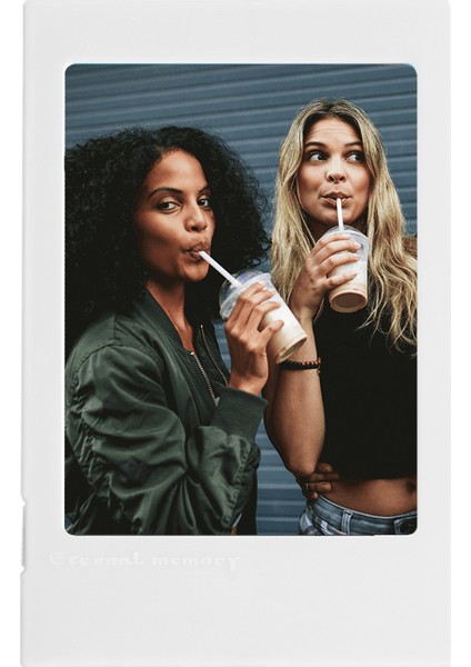 Instax Mini 12 Beyaz Fotoğraf Makinesi + Fotoğraf Çerçeve Seti