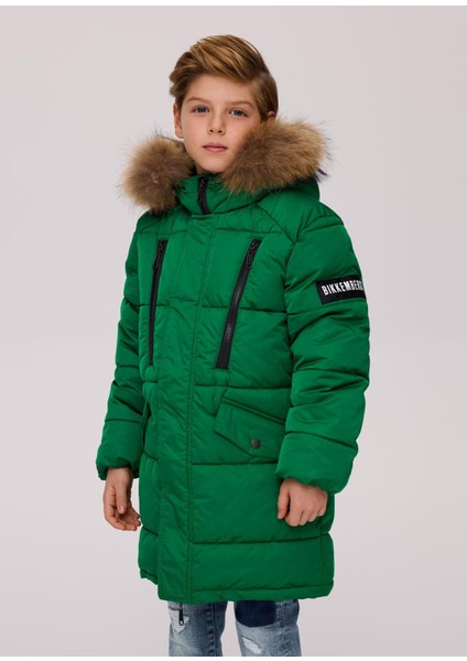 Yeşil Kapüşonlu Erkek Çocuk Mont modelleri