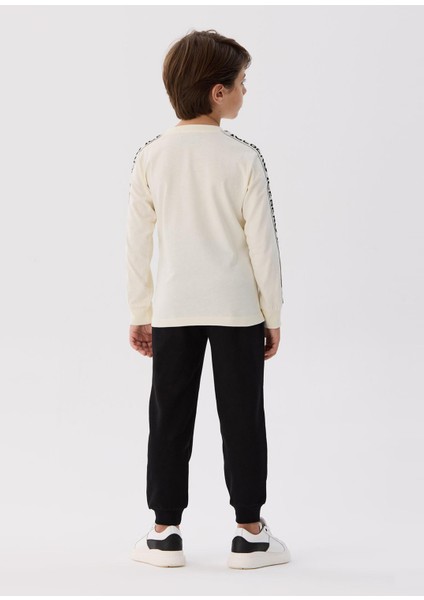 Kırık Beyaz Uzun Kollu Baskılı Erkek Çocuk T-Shirt fırsatları
