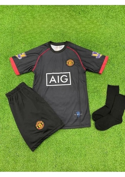 Cristiano Ronaldo 7 Retro Siyah Çocuk Forması fırsatları