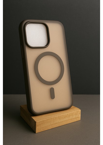 iPhone 15 Pro Kahverengi Kenarlı Mat Şeffaf Kılıf – Zamansız Şıklık, Modern Koruma