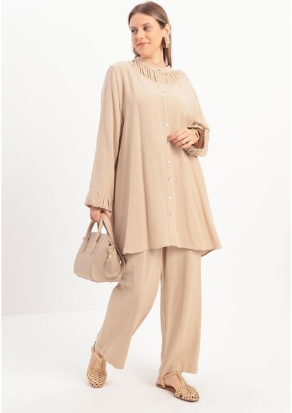 Bej-Büzgü Detaylı Büyük Beden Keten Pantolonlu Takım