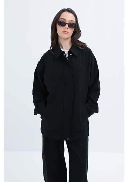 Siyah-Etek Ucu Lastikli Fermuarlı Ceket