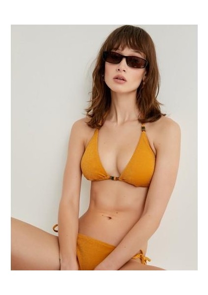 Parlak Üçgen Bikini Üstü Boncuk Detaylı Ince Askılı fiyatları