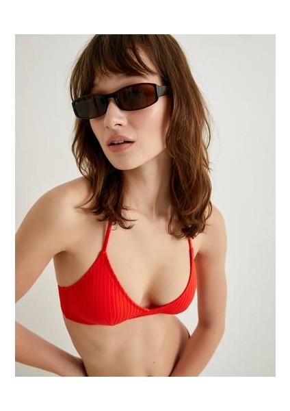 Bralet Bikini Üstü Boyundan Bağlamalı Arkası Metal Kapama Detaylı fiyatları