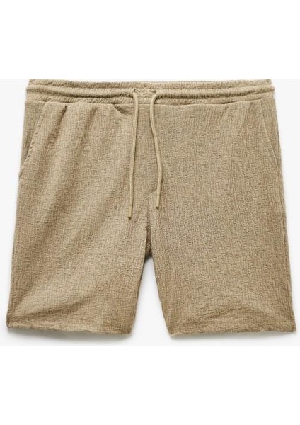Cep Detaylı Jakarlı Bermuda Beli Bağcıklı Şort indirimleri