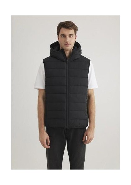 Erkek Kapüşonlu Siyah Yelek 0110554-900 modelleri