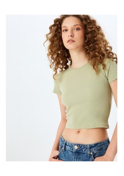 Crop Bisiklet Yaka Kısa Kollu Slim Fit Basic Tişört