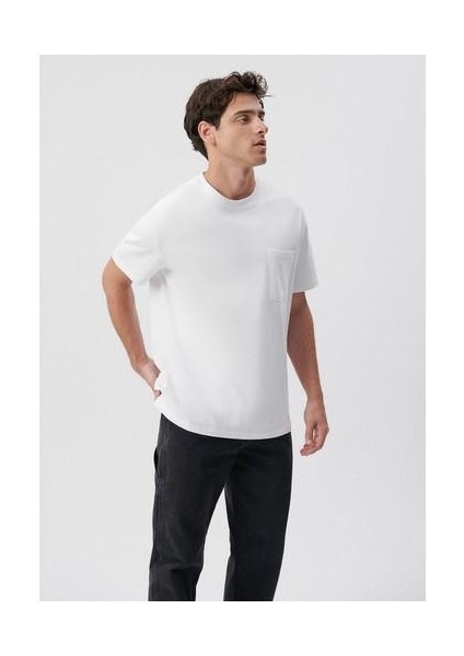 Cep Detaylı Beyaz Basic Tişört 066248-620
