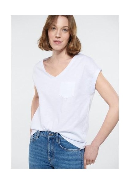 V Yaka Beyaz Basic Tişört 1600961-620