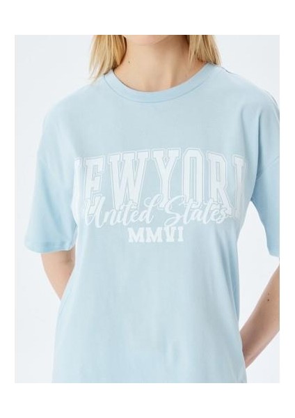 Kolej Baskılı Bisiklet Yaka Kısa Kollu Rahat Kalıp T-Shirt
