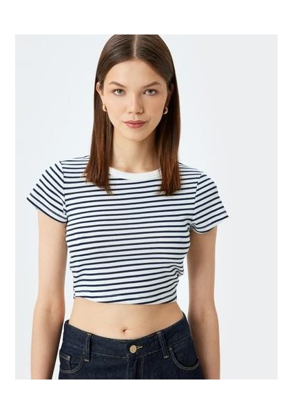 Crop Bisiklet Yaka Kısa Kollu Slim Fit Tişört