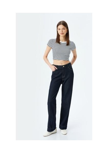 Crop Bisiklet Yaka Kısa Kollu Slim Fit Tişört