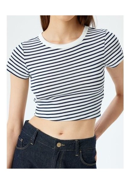 Crop Bisiklet Yaka Kısa Kollu Slim Fit Tişört