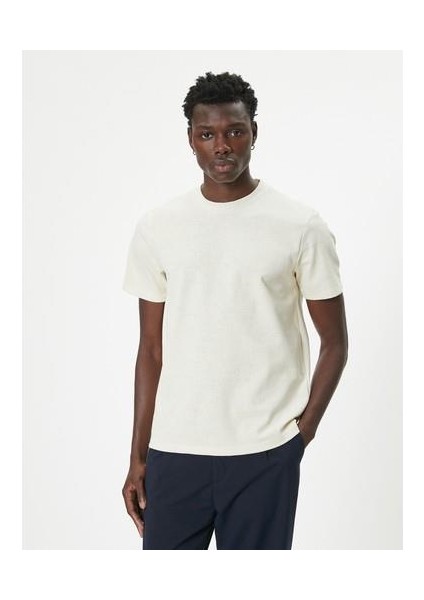 Basic Tişört Bisiklet Yaka Kısa Kollu modelleri