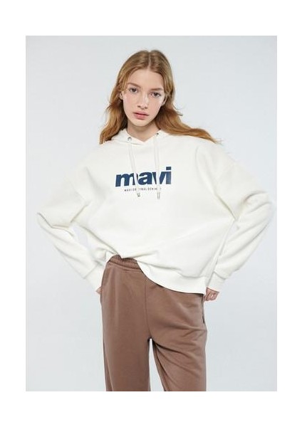 Mavi Logo Baskılı Kapüşonlu Ekru Sweatshirt 168334-81964