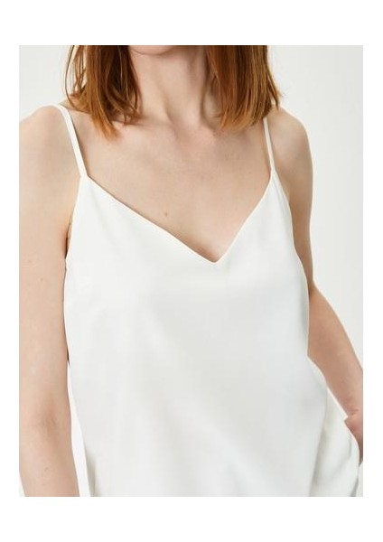 Askılı Atlet V Yaka Basic indirimleri