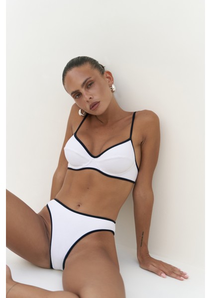 Laili Kontrast Şerit Detaylı Beyaz Bikini Altı