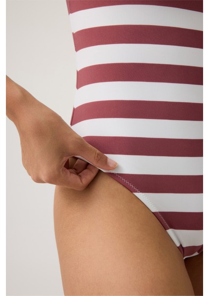 Bordo-Beyaz Çizgili U Yaka Spor Mayo Sporty One Piece modelleri