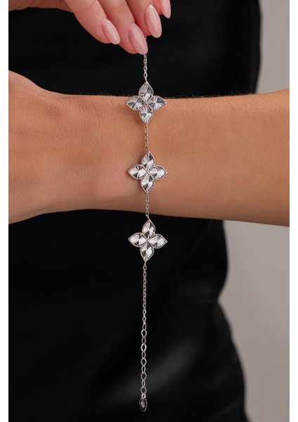 Gümüş Üçlü Yonca Çiçek Kalemli Lazer Işlemeli Taşsız Bileklik fiyatları