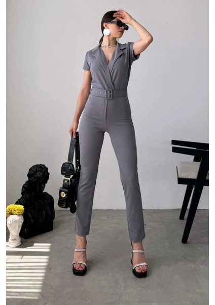 Kemer Detaylı Yakalı Gri Tulum