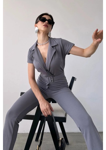 Kemer Detaylı Yakalı Gri Tulum indirimleri