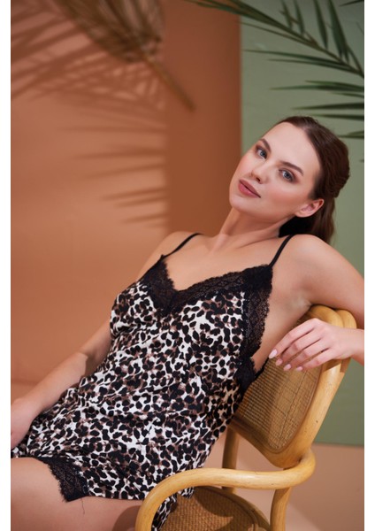 Kadın Leopar Desenli Ip Askılı Dantel Detaylı Şortlu Pijama Takım