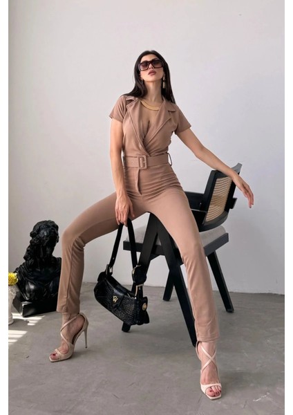 Kemer Detaylı Yakalı Bej Tulum indirimleri