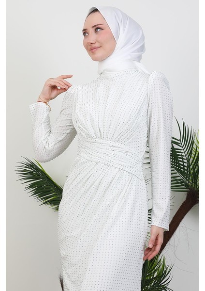 Taşlı Buzy Pileli Elbise Beyaz indirimleri