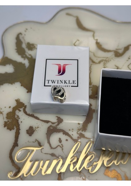 İç içe Geçmiş Kalpler Charm