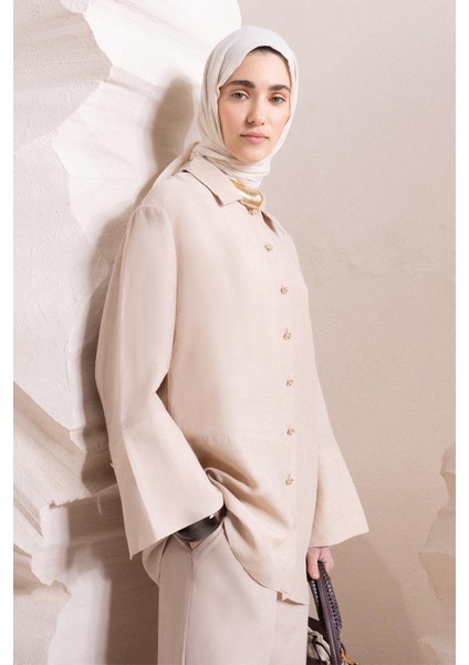 Bej-Geniş Katlamalı Yırtmaçlı Keten Pantolonlu Takım