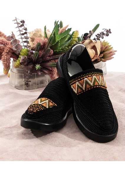El Örgüsü Nakışlı Siyah Kadın Espadril
