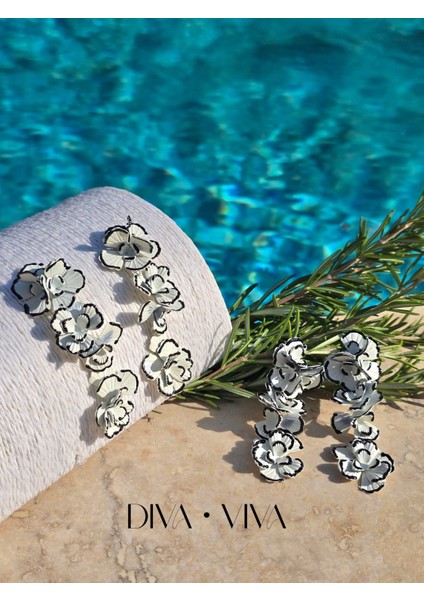 - Petal Noir Kadın Küpe