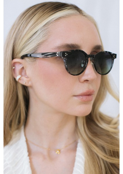 Lucio Zebra Green Degrade Güneş Gözlüğü fırsatları