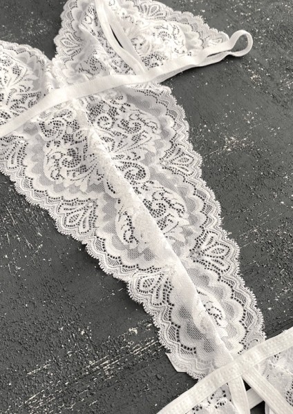 Beyaz Özel Bölgesi Açık Dantel Detaylı Bodysuit fırsatları