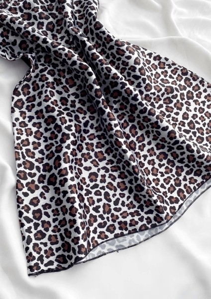 Leopar Göğüs Dantel Detaylı Yumuşak Saten Gecelik fırsatları