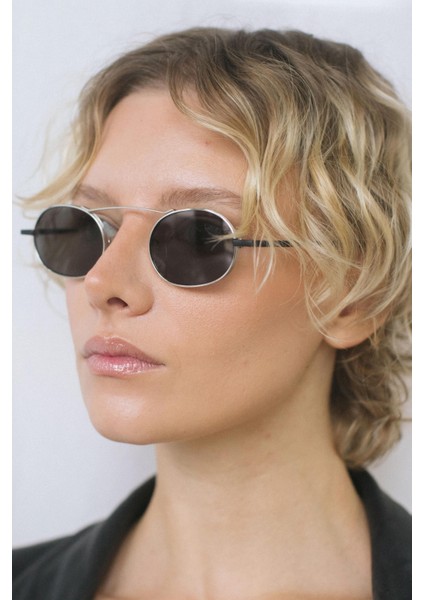 Oliver New Silver Black Güneş Gözlüğü fırsatları