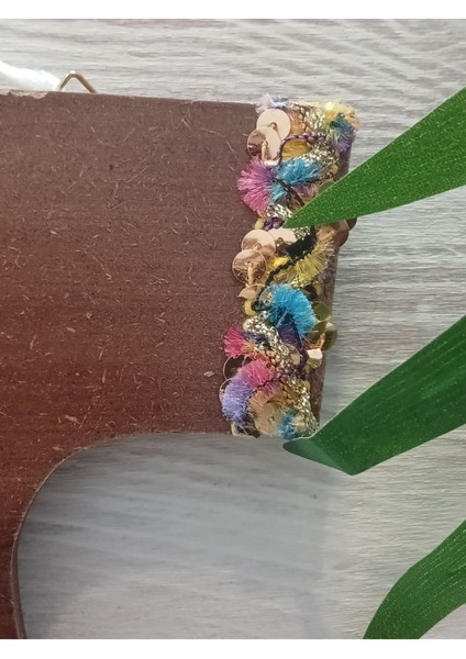 Kahverengi Kaftan Temalı Şık Duvar Takı Askısı, Dekoratif ve Fonksiyonel Tasarım modelleri